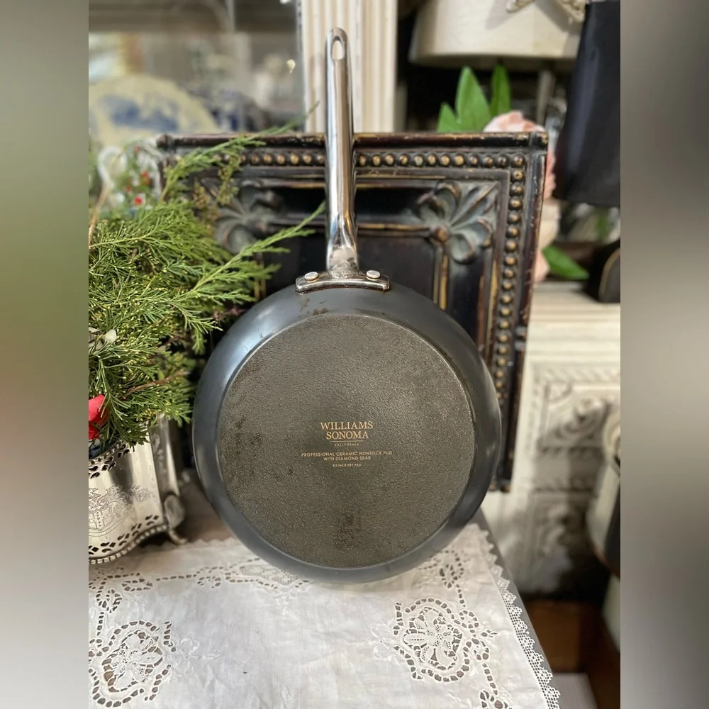 Williams Sonoma Professional Ceramic 9.5 inch nonstick pan diamond sear